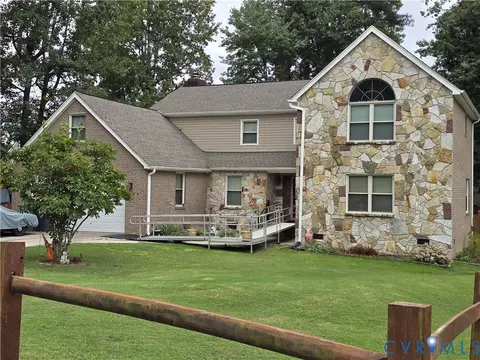 701 Whitestone Pl, Colonial Heights, VA 23834