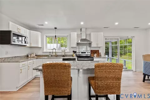 Kitchen - 4100 Mchoward Rd, Richmond, VA 23237 photo 3 of 4