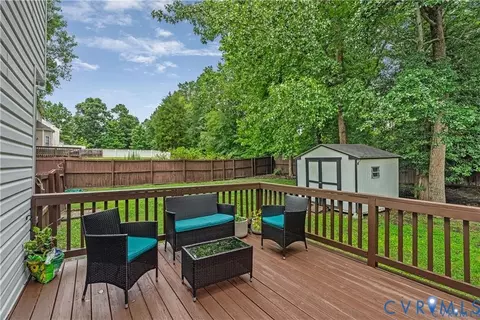 Exterior - 5019 Misty Spring Dr, Midlothian, VA 23112 photo 4 of 8