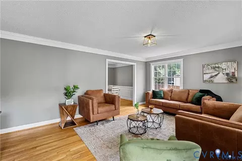 Living - 5019 Misty Spring Dr, Midlothian, VA 23112 photo 2 of 6