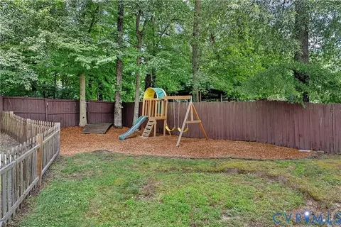 Exterior - 5019 Misty Spring Dr, Midlothian, VA 23112 photo 5 of 8
