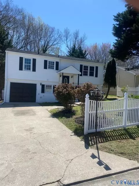 746 St John St, Petersburg, VA 23803