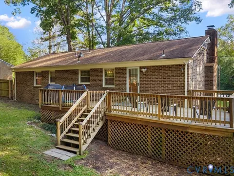 Exterior - 11118 Sunfield Dr, Midlothian, VA 23112 photo 3 of 8