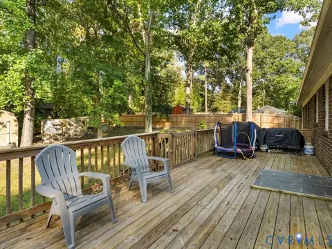 Exterior - 11118 Sunfield Dr, Midlothian, VA 23112 photo 8 of 8