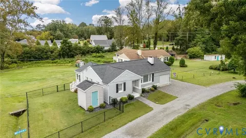 364 Waterview Dr, Dunnsville, VA 22454