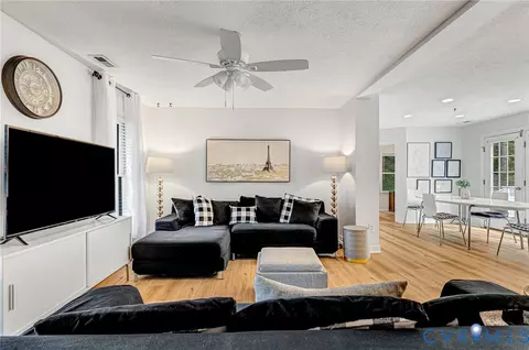 Living - 6035 Studley Rd, Mechanicsville, VA 23116 photo 2 of 5