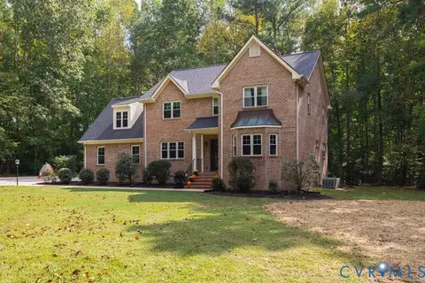 17617 Thornwood Ln, South Chesterfield, VA 23803