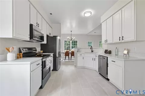 10008 Chartwood Ct, Sandston, VA 23150