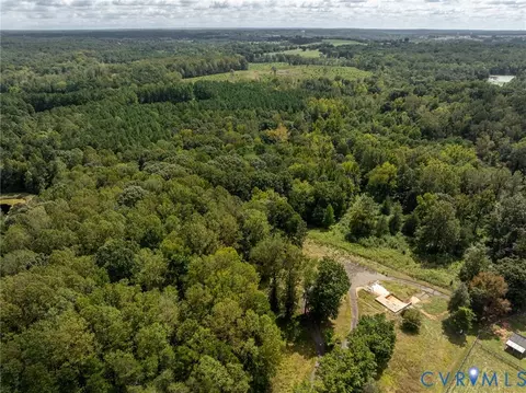 2210 Denver Ln, Maidens, VA 23102