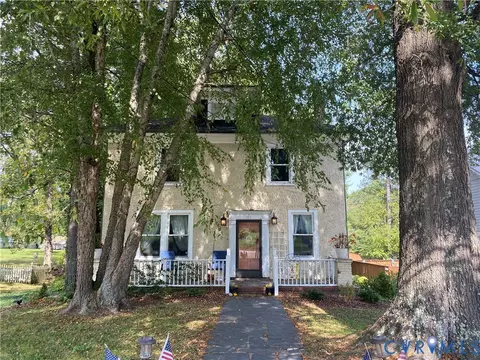 Exterior - 305 E 5th Ave, Kenbridge, VA 23944 photo 4 of 7