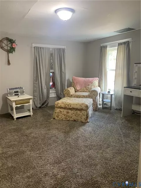 Bedroom - 305 E 5th Ave, Kenbridge, VA 23944 photo 5 of 8