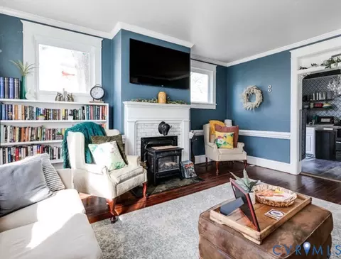 Living - 305 E 5th Ave, Kenbridge, VA 23944 photo 1 of 3