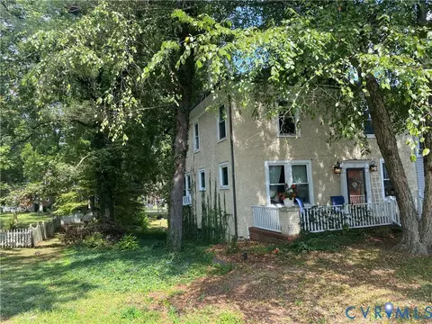 Exterior - 305 E 5th Ave, Kenbridge, VA 23944 photo 5 of 7
