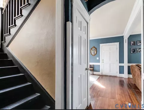 Entry Way - 305 E 5th Ave, Kenbridge, VA 23944 photo 2 of 4
