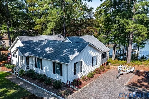 5 Portal Dr, Montross, VA 22520