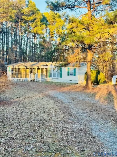 271 Walnut Hill Rd, Crewe, VA 23930