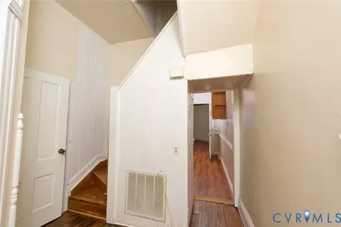 Entry Way - 12 N Plum St, Richmond, VA 23220 photo 2 of 5
