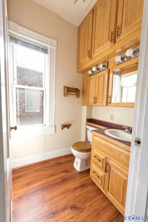 Bath - 12 N Plum St, Richmond, VA 23220 photo 2 of 3