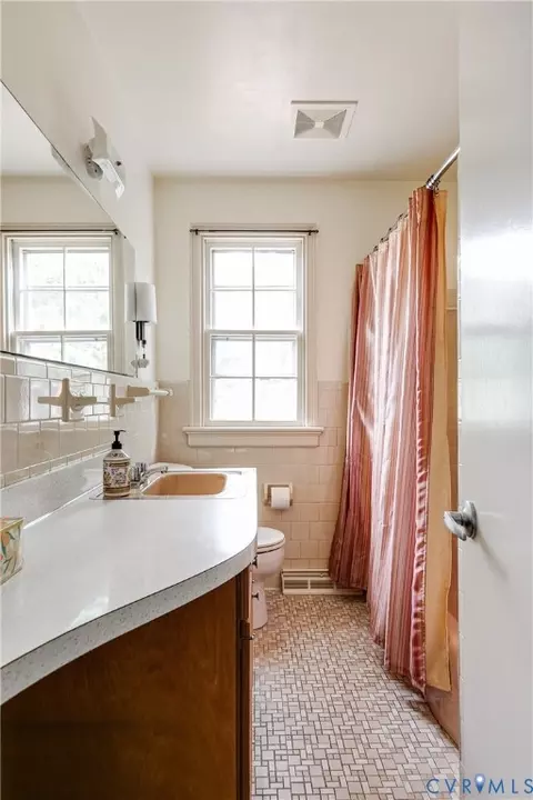 Bath - 7402 Three Chopt Rd, Richmond, VA 23226 photo 3 of 4