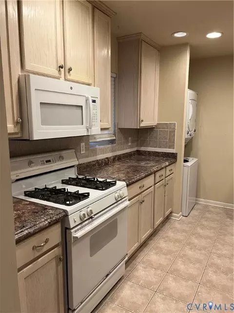 11627 E Briar Patch Dr, Midlothian, VA 23113 photo 5