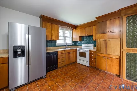 Kitchen - 3000 Perlock Rd, Richmond, VA 23237 photo 2 of 2