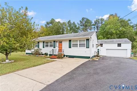 418 Blackwater Dr, Petersburg, VA 23805