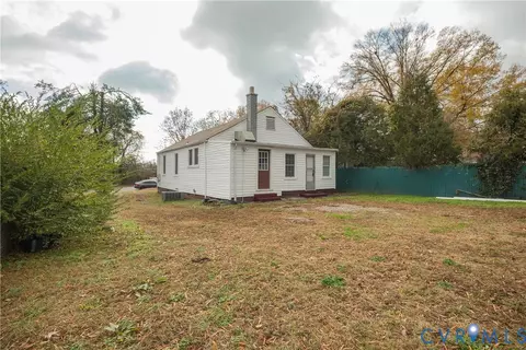 3057 Maury St, Richmond, VA 23224 photo 9