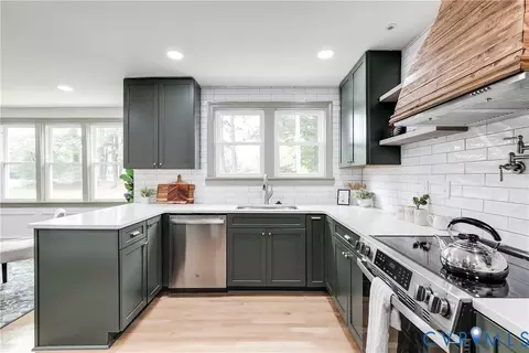 Kitchen - 14000 Westfield Rd, Midlothian, VA 23113 photo 3 of 3