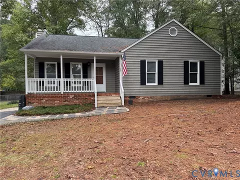 18906 Brevard Dr, Colonial Heights, VA 23834