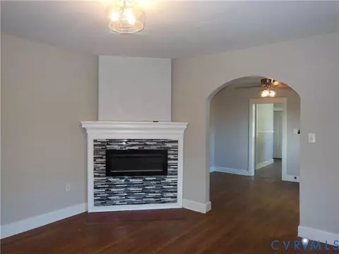 Living - 100 E Broad Rock Rd, Richmond, VA 23224 photo 3 of 5