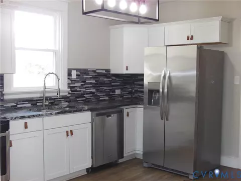 Kitchen - 100 E Broad Rock Rd, Richmond, VA 23224 photo 2 of 3