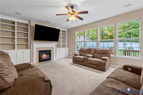 Living - 4512 Tosh Ln, Chester, VA 23831 photo 2 of 4
