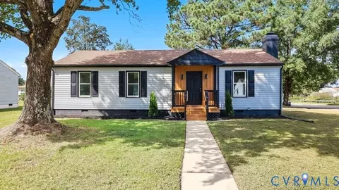 2560 Pin Oak Ct, Colonial Heights, VA 23834