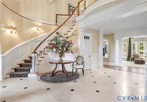 Entry Way - 2725 Stonegate Ct, Midlothian, VA 23113 photo 3 of 7