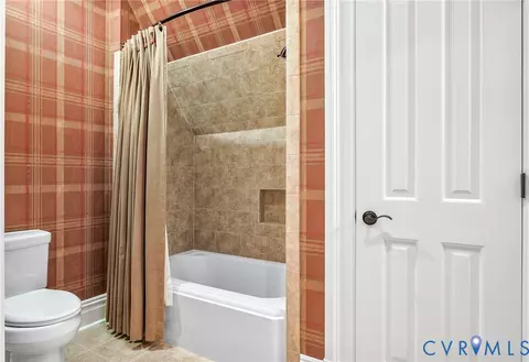 Bath - 2725 Stonegate Ct, Midlothian, VA 23113 photo 9 of 14