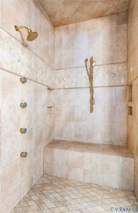 Bath - 2725 Stonegate Ct, Midlothian, VA 23113 photo 6 of 14