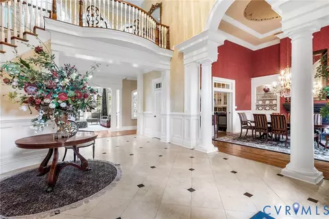 Entry Way - 2725 Stonegate Ct, Midlothian, VA 23113 photo 2 of 7