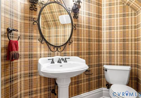 Bath - 2725 Stonegate Ct, Midlothian, VA 23113 photo 10 of 14