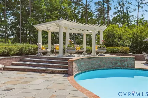 Exterior - 2725 Stonegate Ct, Midlothian, VA 23113 photo 10 of 17
