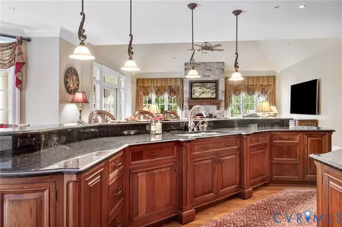 Kitchen - 2725 Stonegate Ct, Midlothian, VA 23113 photo 6 of 8