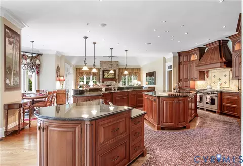 Kitchen - 2725 Stonegate Ct, Midlothian, VA 23113 photo 4 of 8