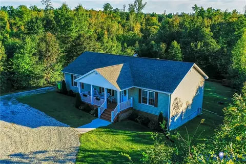2318 Leigh Mountain Rd, Green Bay, VA 23942