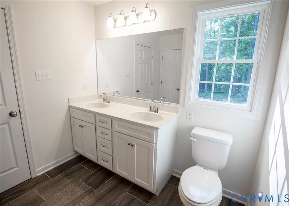 Bath - 2214 Walnut Tree Blvd, Powhatan, VA 23139 photo 4 of 5