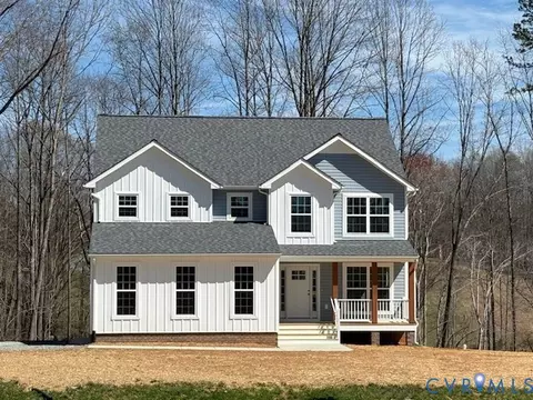 54 Porkchop Ct, Louisa, VA 23093