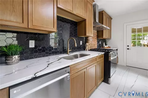 Kitchen - 321 S Laurel St, Richmond, VA 23220 photo 1 of 3