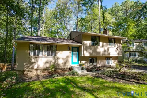 Exterior - 4602 Painted Post Ln, Midlothian, VA 23112 photo 11 of 13