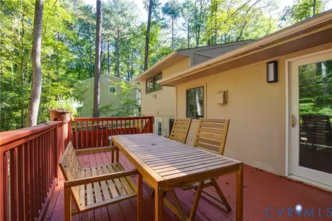 Exterior - 4602 Painted Post Ln, Midlothian, VA 23112 photo 3 of 13
