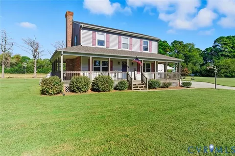 1400 Geron Ln, West Point, VA 23181