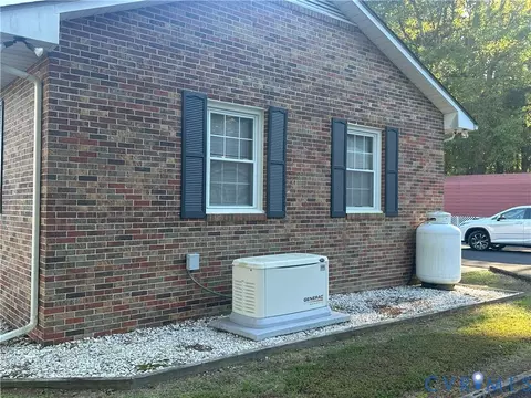 262 Goulders Creek Rd, Mattaponi, VA 23110