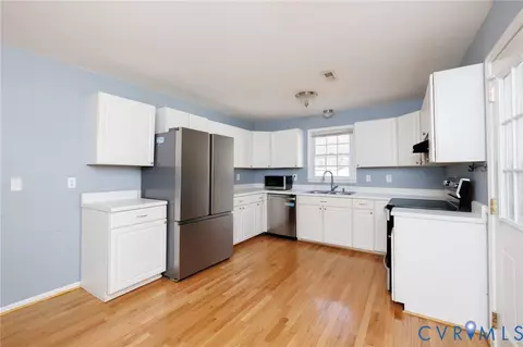 Kitchen - 11515 Patillo Rd, Dewitt, VA 23840 photo 2 of 3